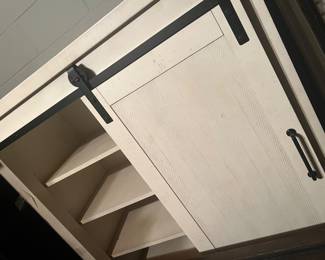 Gentleman Chest