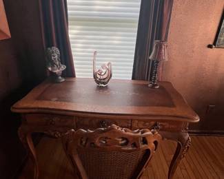 Desk and chair 