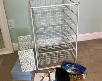 102 closetmaid4drawerwhitewiremeshstor