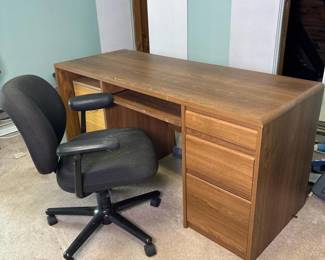 132 mediumbrownwoodgrainofficedeskwith