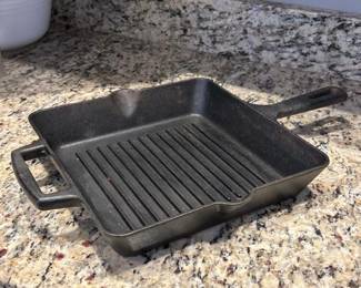 166 artisanalsupply11castironsquaregri