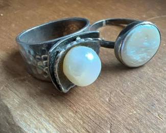 110 sterlingsilverartisanringspearlmoth