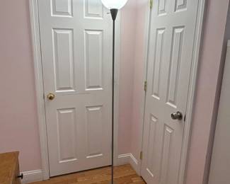 172 graytorchierefloorlamp