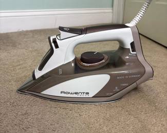 127 rowentasteamironwithmicrosteamholes