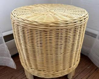 292 roundwickersidetableottoman