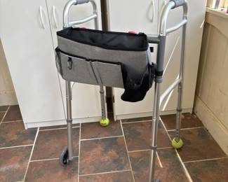 136 foldingdrivemedical2wheeladjustable