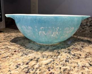 009 vintagepyrex444cinderellamixingbowl