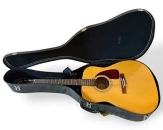 Fender DG7 Acoustic Guitar w Case  Strap