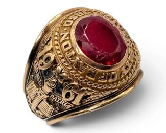 10k Gold 1961 University of Dayton Class Ring  Size 11 20.6g