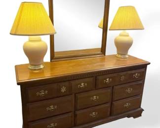 Bassett 8Drawer Dresser w Mirror  2 Lamps