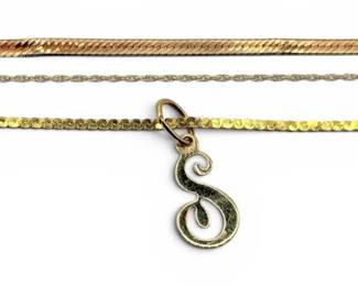 14k Gold S Monogram Pendant With 3 Dainty 14k Gold Chains 5.30g Total