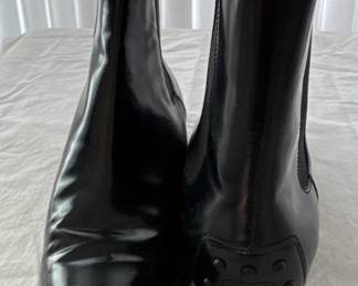 Womens Black Leather Chelsea Boots third image