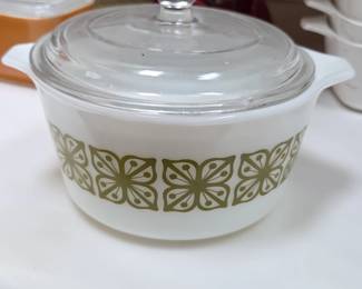 Pyrex Verde Square Flowers Casserole Dish