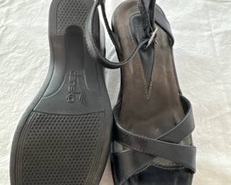 Womens Black Leather Wedge Sandals second image