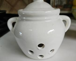 Ceramic Garlic Keeper Jar third image