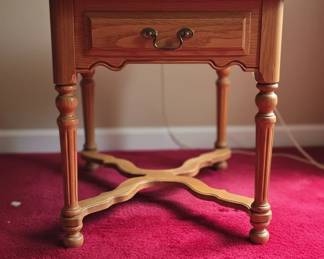 KNOB CREEK Oak End Table