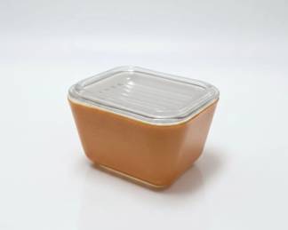 Orange Pyrex Refrigerator Dish third image
