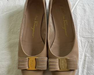 Salvatore Ferragamo Vara Pumps
