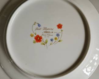 Mikasa Just Flowers Bone China Tea , Piece Set third image