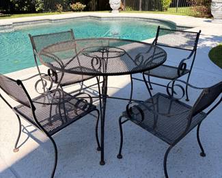 Outdoor dining set $495