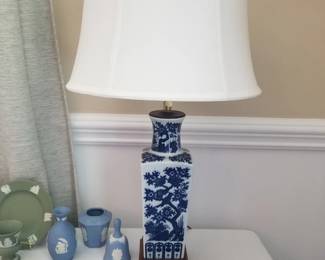 Blue and white Chinese ceramic lamp