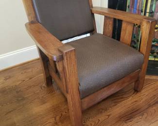 Antique Arts & Crafts style am chair