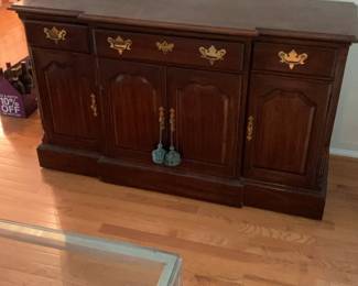 Classic Chippendale Style Mahogany Sideboard