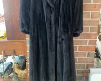 Vintage Gartenhaus Natural Ranch  Full-Length Mink Fur Coat