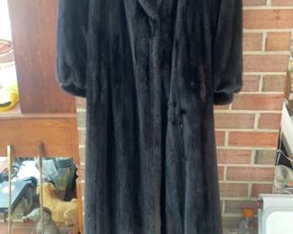 Vintage Gartenhaus Natural Ranch  Full-Length Mink Fur Coat