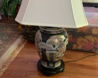 Vintage Chinoiserie Ceramic Table Lamp with Floral Motif