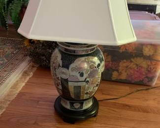 Vintage Chinoiserie Ceramic Table Lamp with Floral Motif