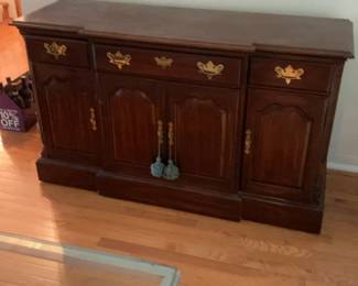 Classic Chippendale Style Mahogany Sideboard
