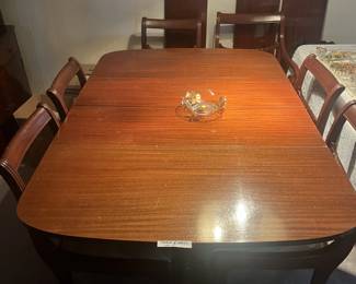 Vintage Dining room set (matching server and hutch)