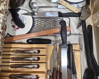Utensils & Hinckels knives/4 Stafford steak knives
