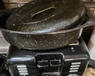 Roasting pan & 4 slice toaster