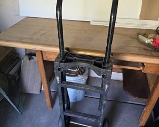 Metal dolly