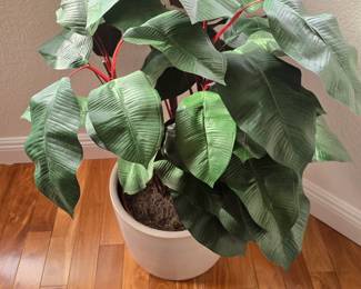 3ft pot & artificial plant