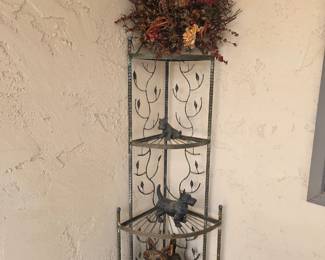 Metal corner rack/3 scottie dogs (metal, cast & woode)