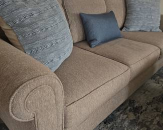 Banhart beige sofa/pillows