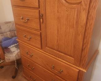 OAK BEDROOM FURNITURE