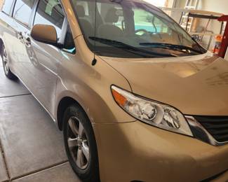 2014 TOYOTA SIENNA LE MINIVAN WITH 64K ACTUAL MILES! CLEAN TITLE. BEST BID OVER $13,500. BID NOW OR AT THE SALE.