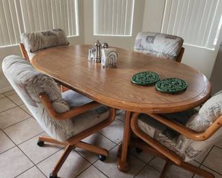 DINETTE SET