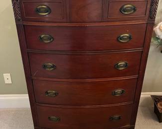 Bowfront chest of drawers 