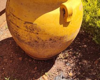 Very large urn