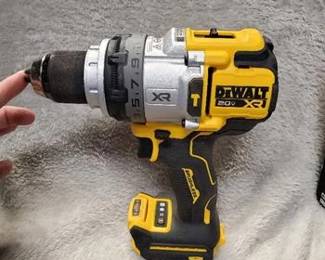 DEWALT 20V MAX XR 1/2 Inch Cordless Hammer Drill