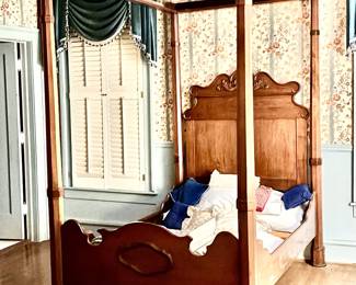 Victorian Tester Bed