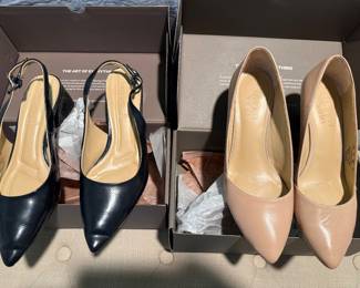 WOMEN’S SIZE 7  1/2 to 8