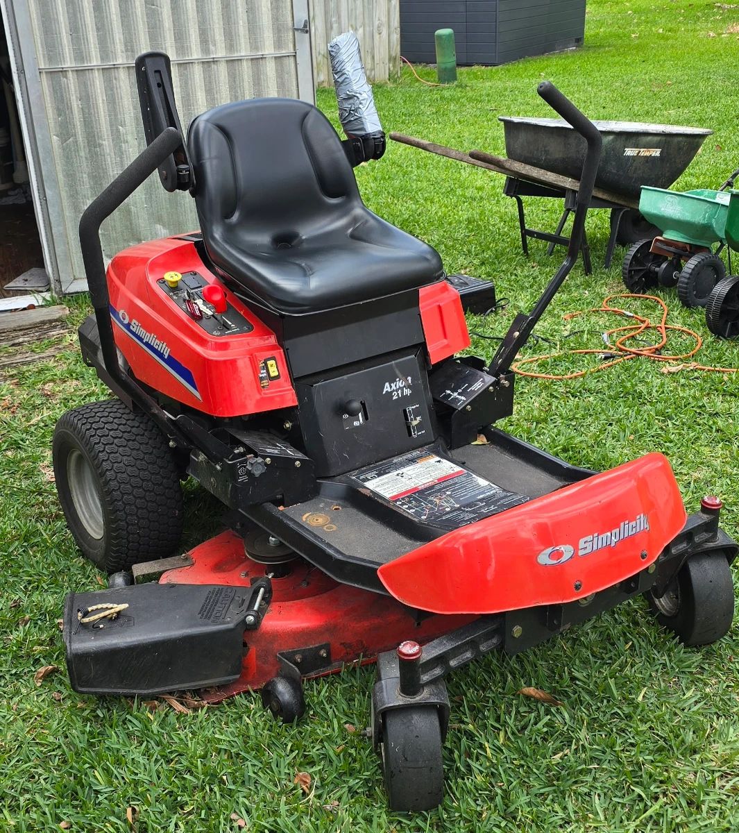 Simplicity Axion 21 Zero Turn Mower