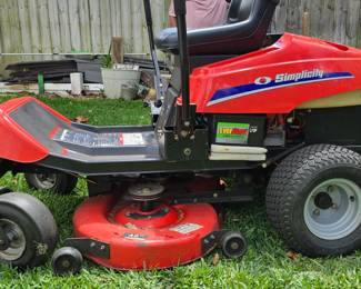 Simplicity Axion 21 Zero Turn Mower