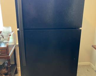 Kenmore Black Refrigerator - Pic #1